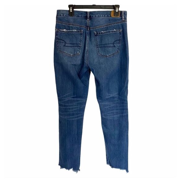 American Eagle hi-rise distressed, raw hem Girlfriend Jeans - Picture 6 of 8